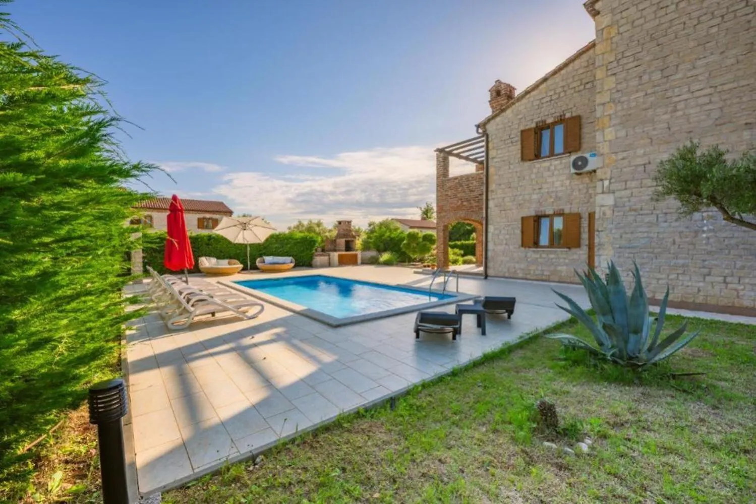 Villa Sonne In Central Istria For 8 People - Pet Friendly With Private Pool
