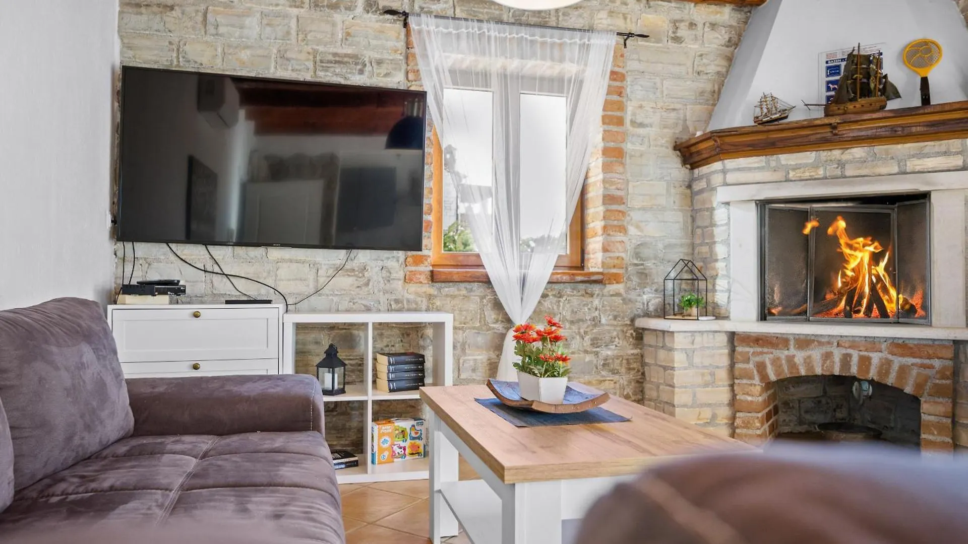 Villa Sonne In Central Istria For 8 People - Pet Friendly With Private Pool Juršići クロアチア