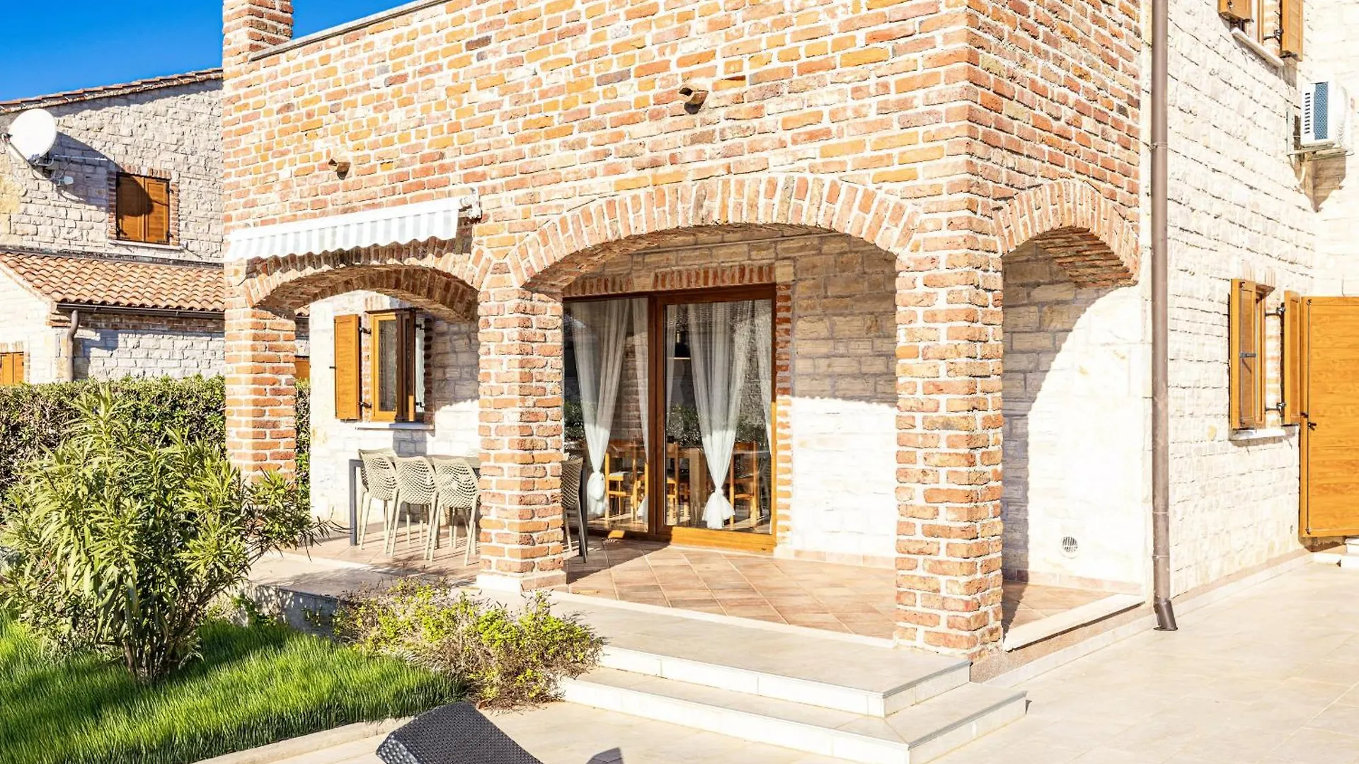 Villa Sonne In Central Istria For 8 People - Pet Friendly With Private Pool Juršići 0*,